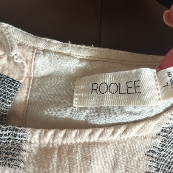 ROOLEE adorable linen colored popover blouse w/button down back - Picture 4 of 6